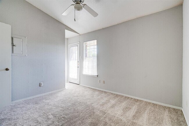 Building Photo - 1830 River Crossing Cir