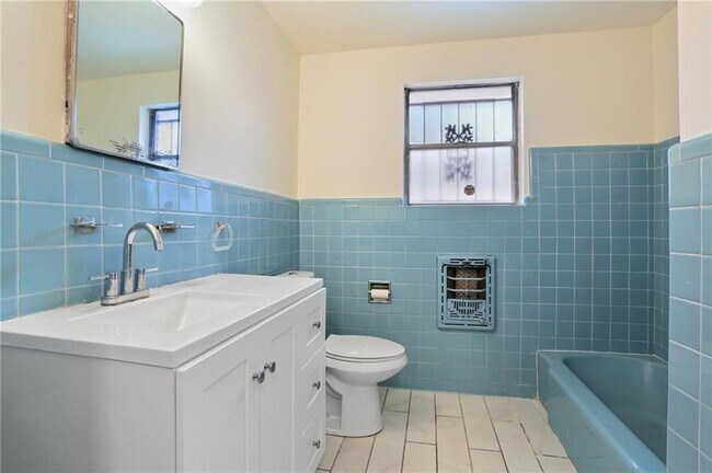 Building Photo - 7551 Oak St