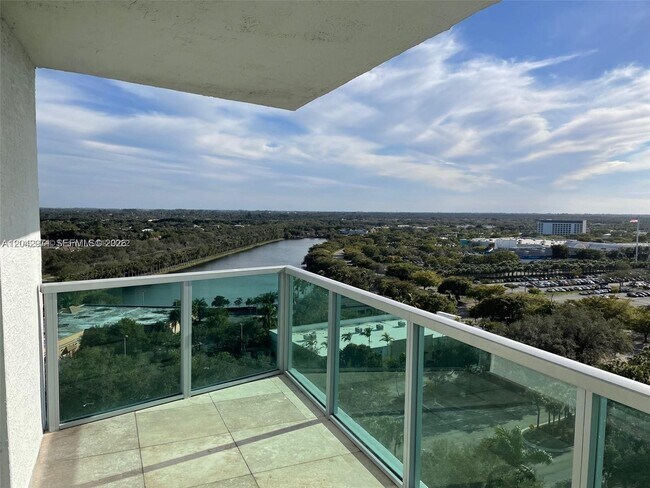 Building Photo - 2681 N Flamingo Rd