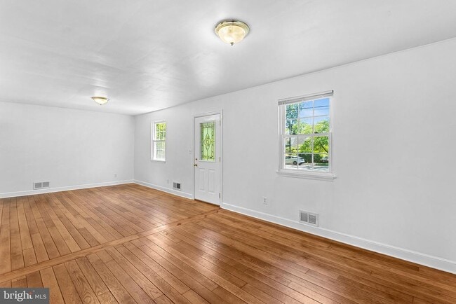 Building Photo - 3103 Plyers Mill Rd
