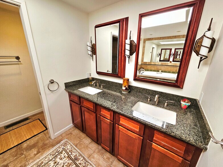 Building Photo - 1935 Everidge Ct