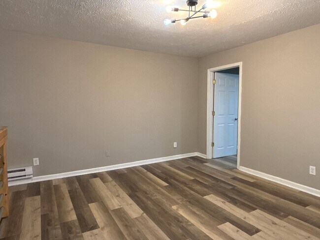 Building Photo - 1338 Barth Ave