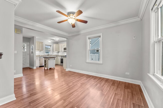 Building Photo - 305 N Grace St