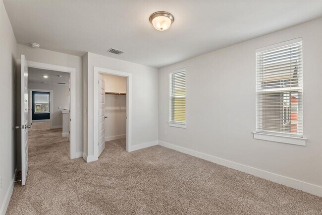Building Photo - 7103 Travertine Spring Dr