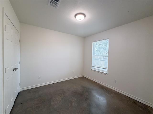 Building Photo - 1050 E Burnett St