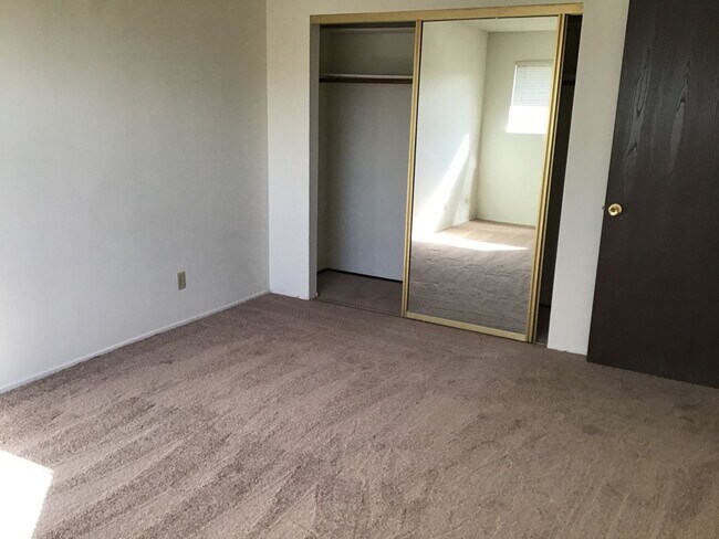 Building Photo - 6048 Margo Dr
