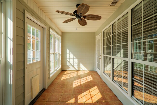 Building Photo - 4246 Netherfield Ln