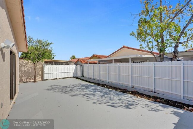 Building Photo - 2614 W 65th St