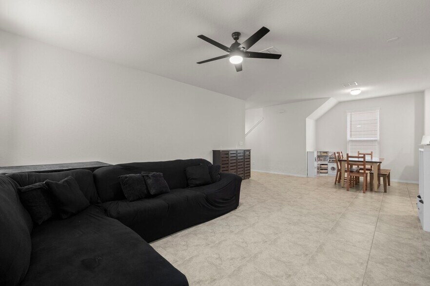 Building Photo - 10510 Rayburn Lndg
