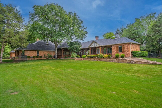 Building Photo - 11501 Custer Trail