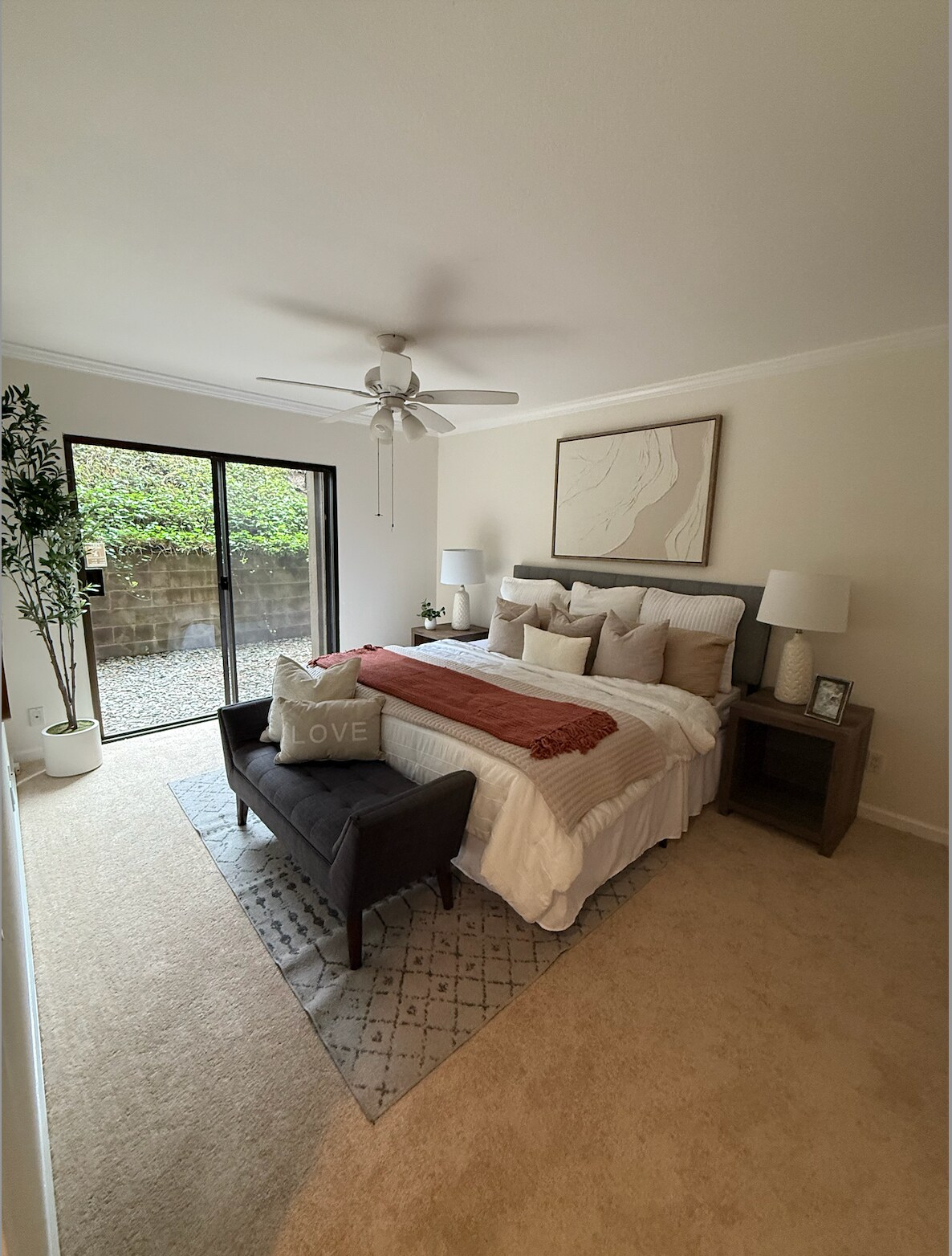 Building Photo - 3372 La Mesa Dr