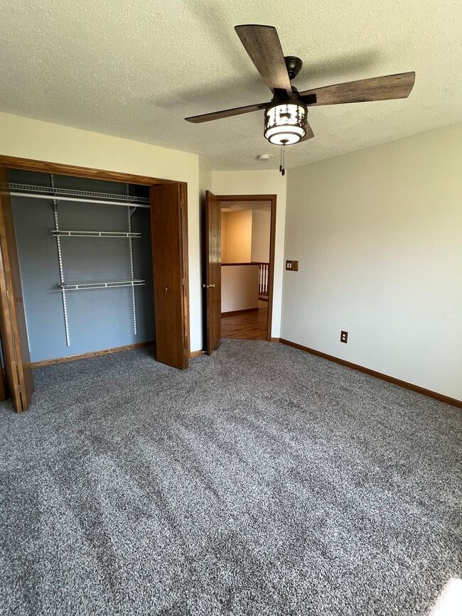 Building Photo - 4 Bedroom, 2 Bath Home for Rent