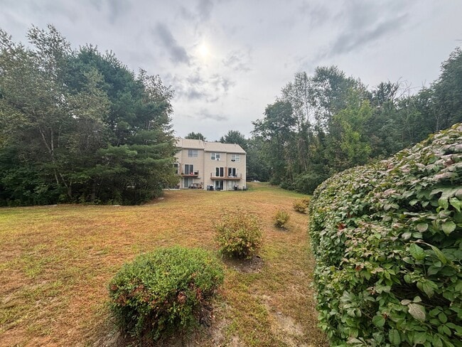 Building Photo - 266 Endicott St N