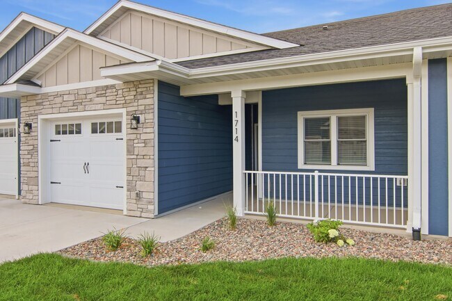 Building Photo - 1713 Whitetail Way
