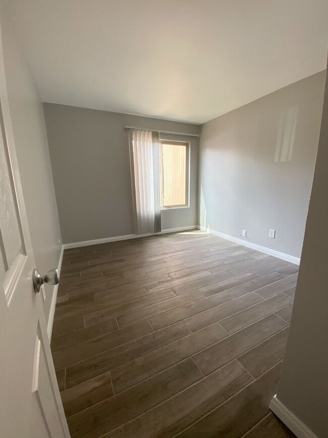 Building Photo - REMODELED 2Bd/1Ba Condo w/ Patio!