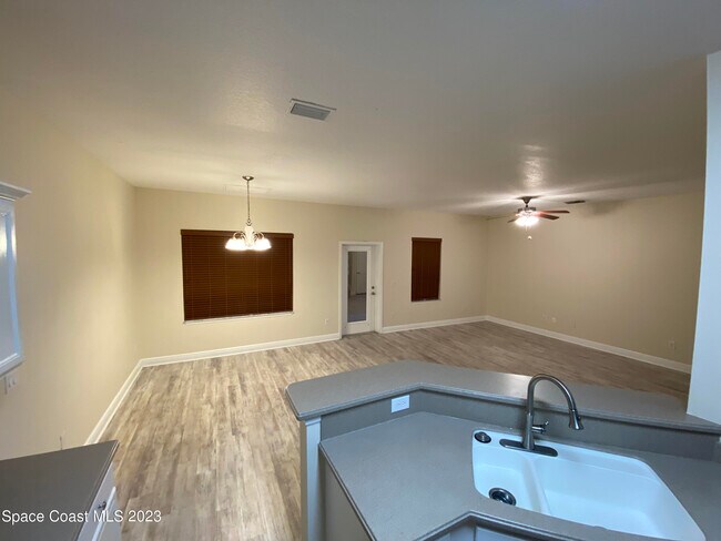 Building Photo - 6124 Serene Pl