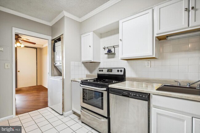 Building Photo - 5500 Holmes Run Pkwy