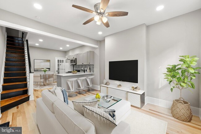 Building Photo - 601 Miller St