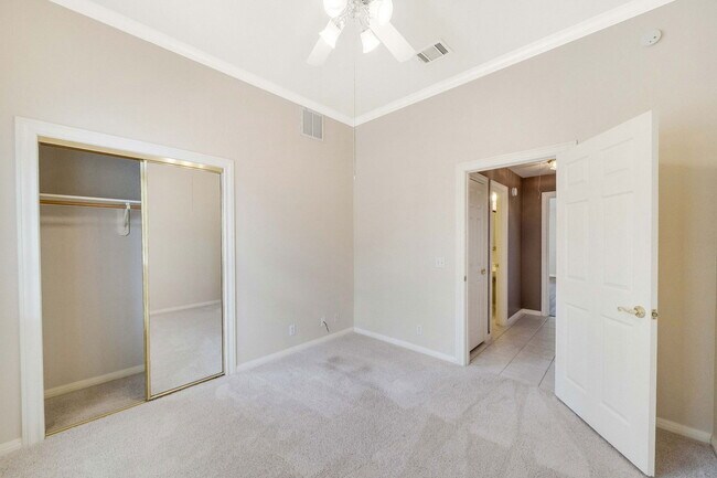 Building Photo - 11901 Jess Dr