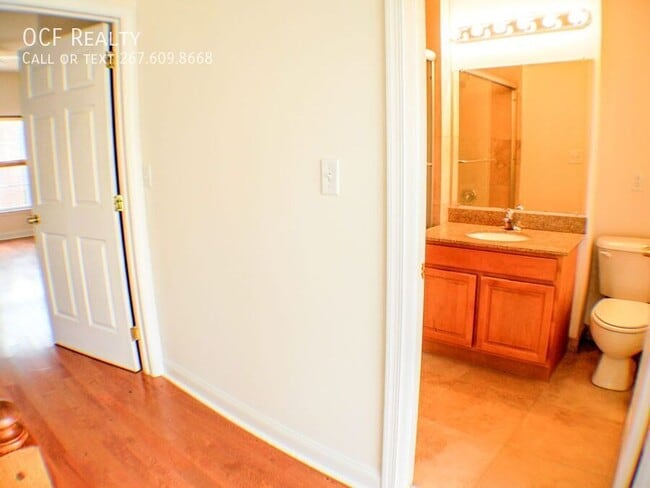 Building Photo - 1006 S Cleveland St