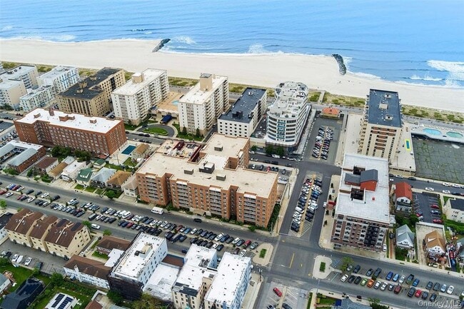 Building Photo - 434 E Broadway