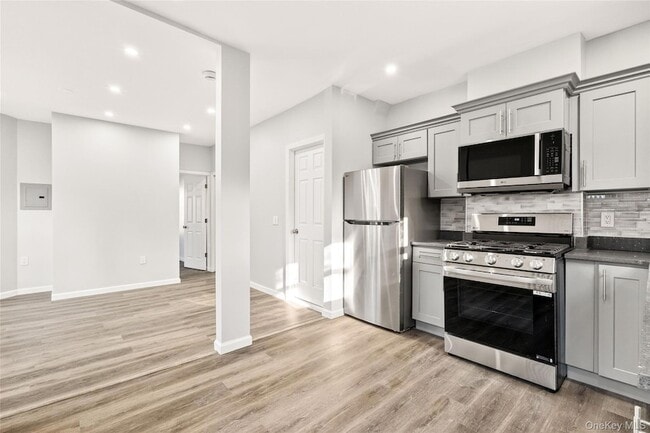 Building Photo - 21 Elysian Ave