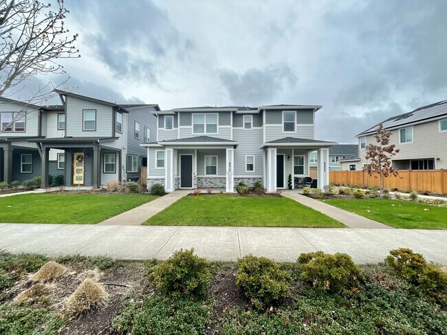 Building Photo - Hillsboro 3 Bed 2.5 Bath Townhome in Reeds Crossing ~ Includes A/C, 2 Car Garage w/ Level 2 Charg...