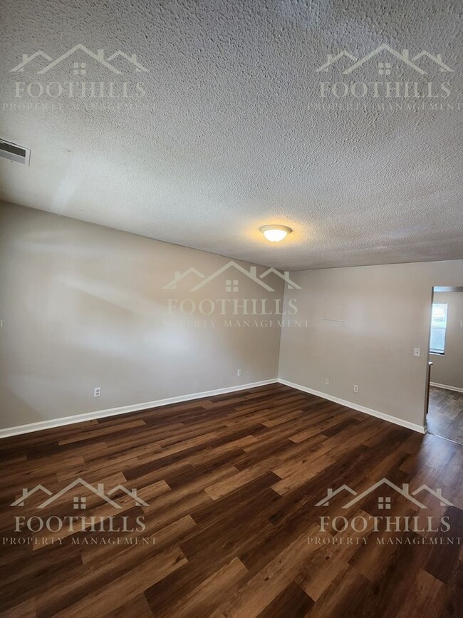Building Photo - 108 Woodland Dr