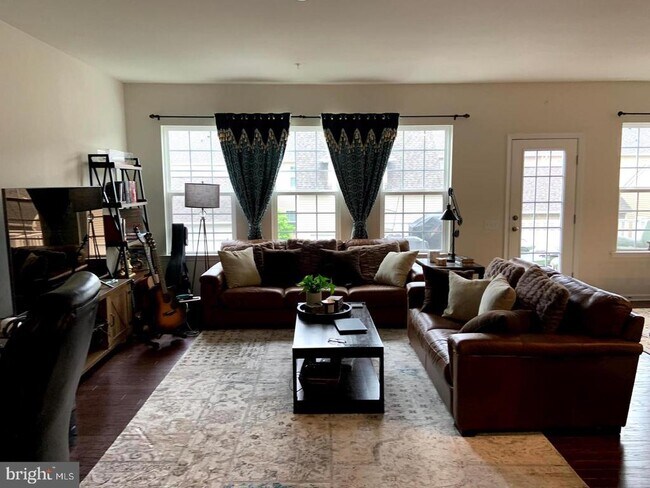 Building Photo - 311 Stafford Ct