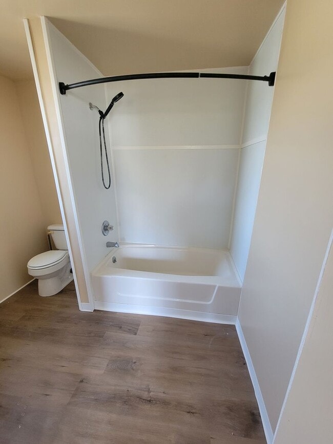 Building Photo - 3 N High St