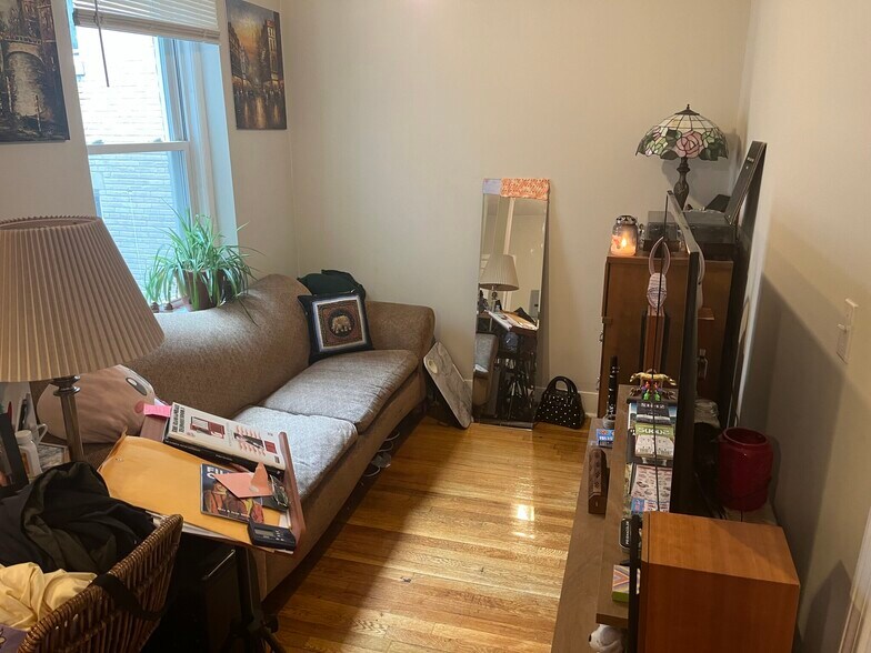 Building Photo - 27 Symphony Rd