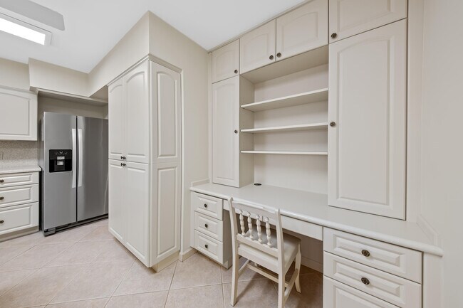 Building Photo - 129 Alhambra Pl