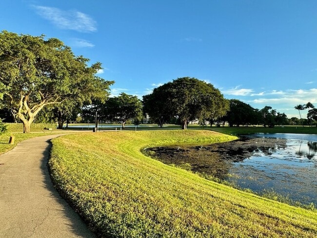 Building Photo - 3095 N Course Dr