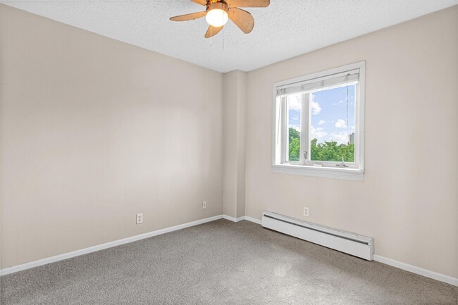 Building Photo - 1800 La Salle Ave