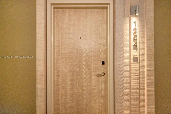 Building Photo - 102 24th St