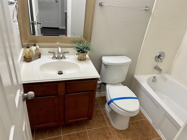 Building Photo - 9122 River Dale Canyon Ln