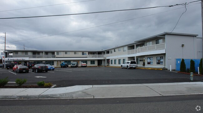 Building Photo - 10506 Bridgeport Way SW