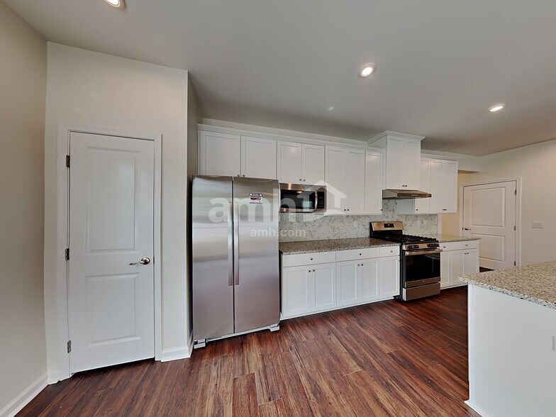 Building Photo - 252 Thames Valley Dr