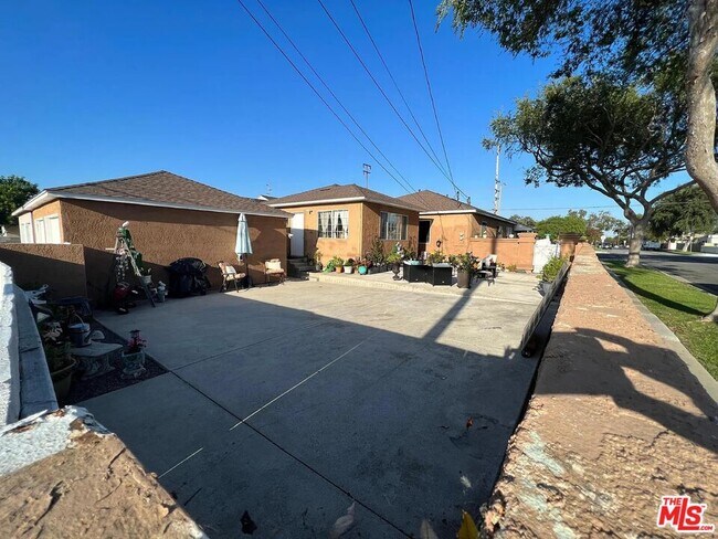 Building Photo - 17039 Crenshaw Blvd