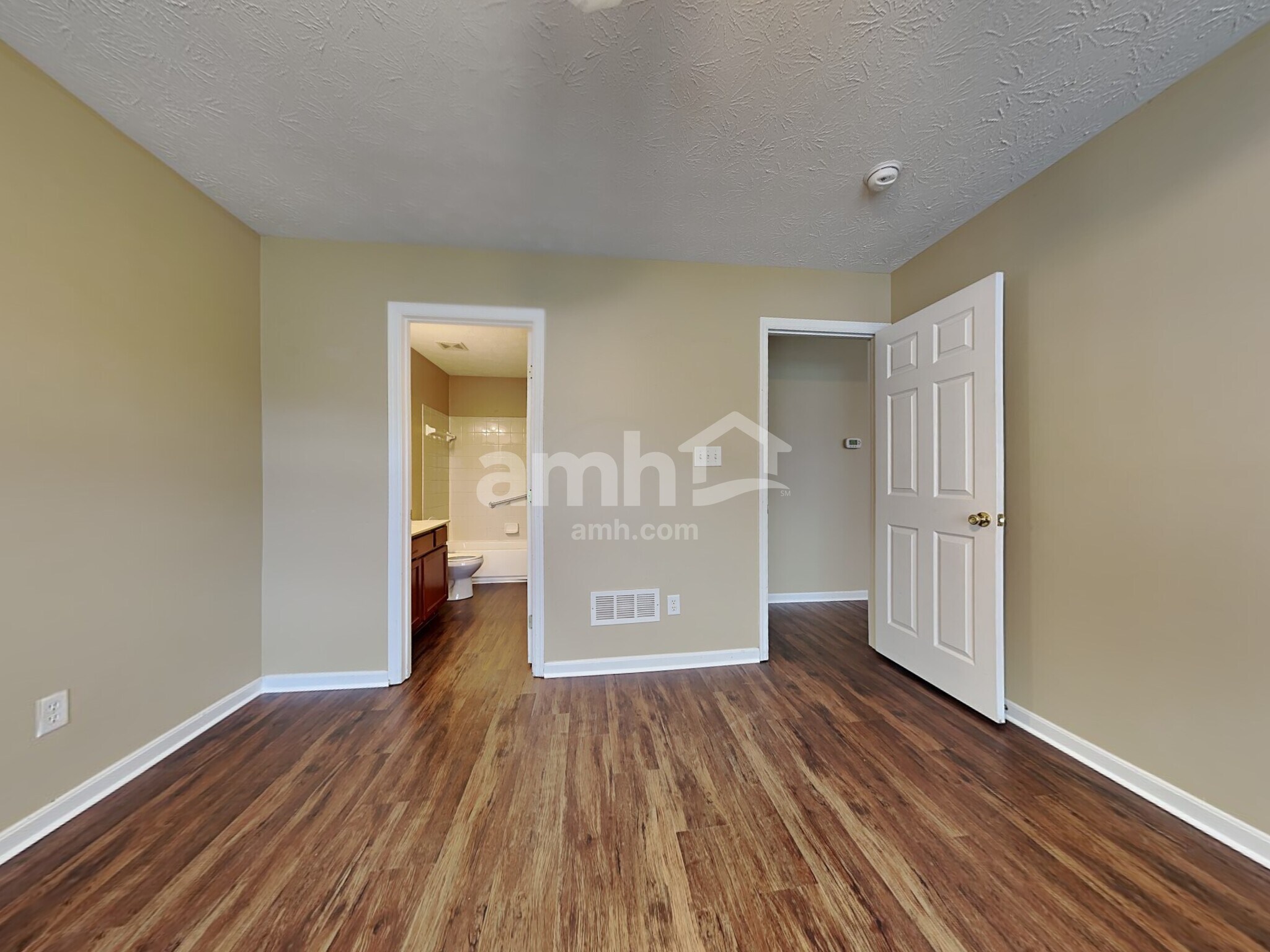 Building Photo - 1015 Meadowsweet Dr