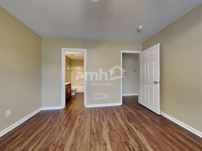 Building Photo - 1015 Meadowsweet Dr