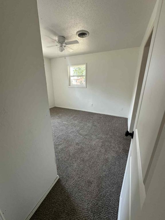 Building Photo - 1710 Parklane Dr