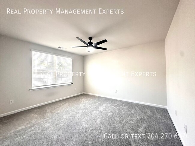 Building Photo - 146 Dogwood Grv Pl