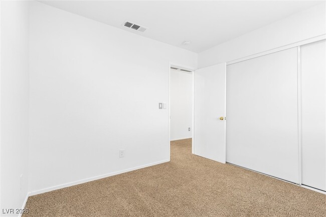 Building Photo - 7600 Beverly Hills Dr