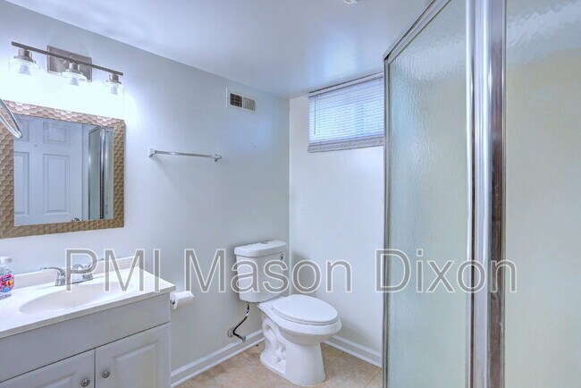Building Photo - 8523 Fieldway Dr