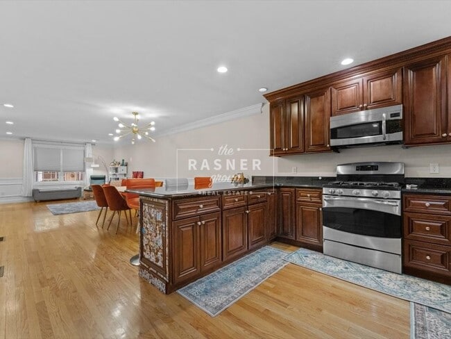 Building Photo - 17 Beacon St