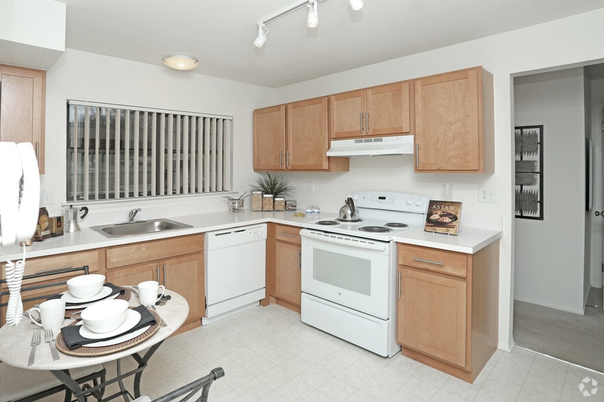 Muirwood Terraces and Apartments 35055 Muirwood Dr Farmington Hills