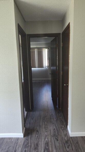 Building Photo - 111 Cedar St W