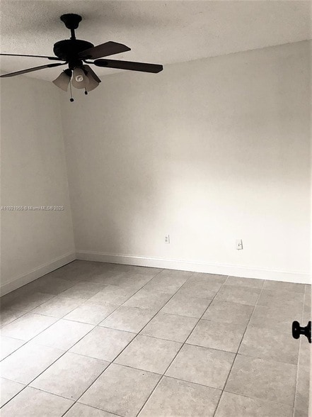 Building Photo - 3564 Magellan Cir