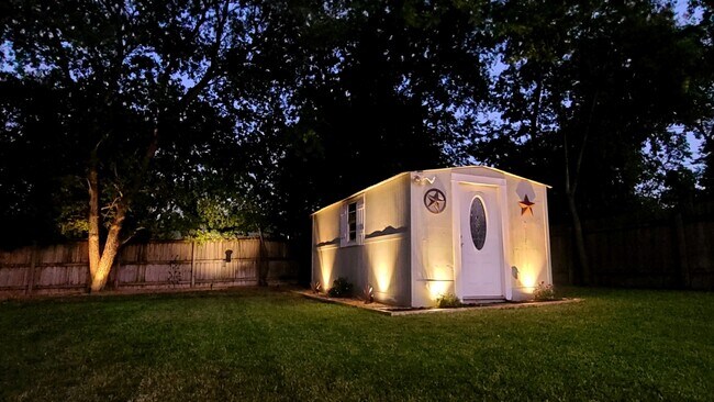Building Photo - 5805 Blythewood Dr